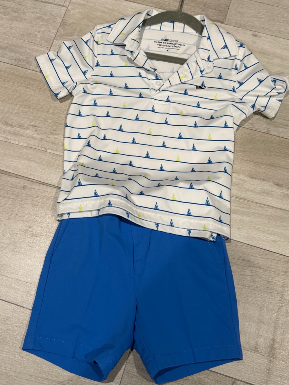 Vineyard Vines White Striped Sailboat performance Polo with Blue Shorts size 4T